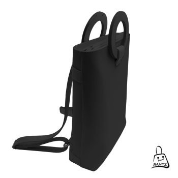 fekete többfunkciós női táska hátitáska és kézitáska egyben elölnézetben