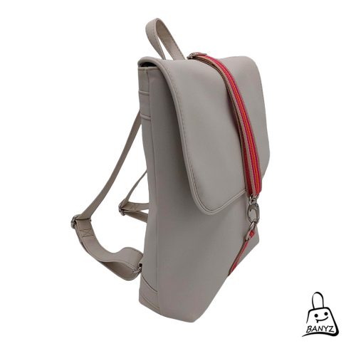 Bézs színű női hátitáska elegáns és praktikus kivitelben