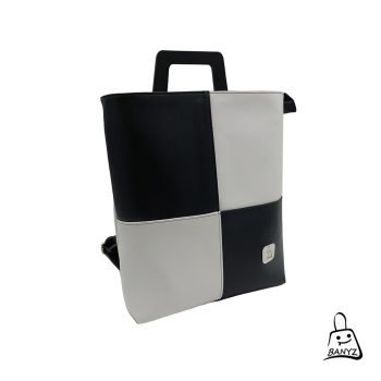 fekete-fehér többfunkciós női táska hátitáska és kézitáska egyben elölnézetben