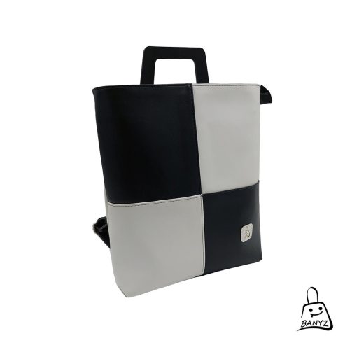 fekete-fehér többfunkciós női táska hátitáska és kézitáska egyben elölnézetben