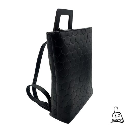 steppelt fekete többfunkciós női táska hátitáska és kézitáska egyben oldalnézetben